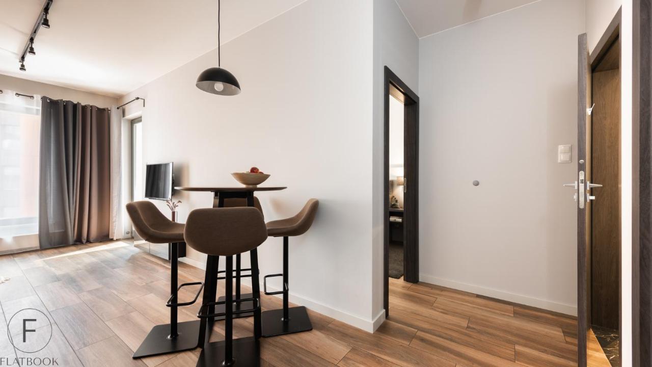 Flatbook - City Center Apartments Brabank With Parking 그단스크 외부 사진