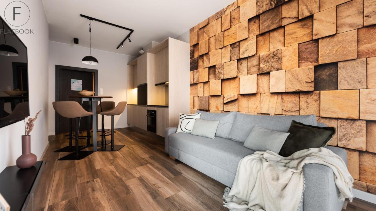 Flatbook - City Center Apartments Brabank With Parking 그단스크 외부 사진
