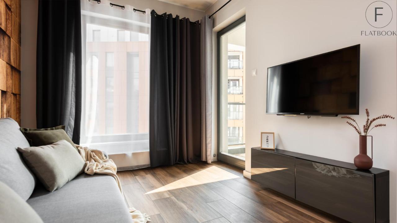 Flatbook - City Center Apartments Brabank With Parking 그단스크 외부 사진