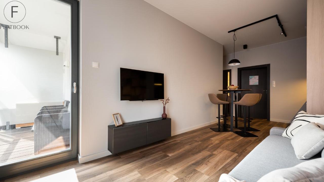 Flatbook - City Center Apartments Brabank With Parking 그단스크 외부 사진